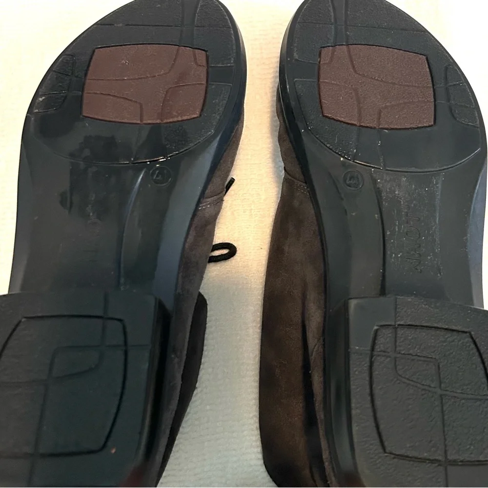 Naot Women's Grey Suede Booties in‎ Size 9.5